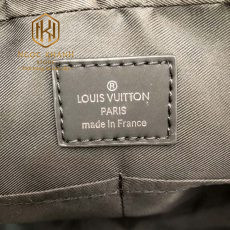 Túi đeo chéo Louis Vuitton