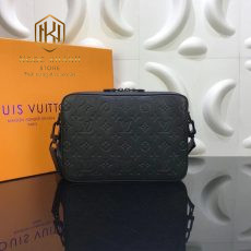 Túi đeo chéo Louis Vuitton