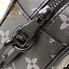 Túi đeo chéo Louis Vuitton