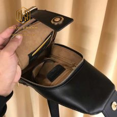 Túi đeo chéo Louis Vuitton