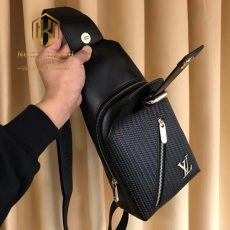 Túi đeo chéo Louis Vuitton