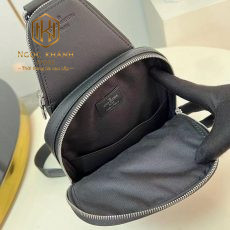 Túi đeo chéo Louis Vuitton nam