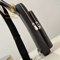 Túi đeo chéo Louis Vuitton nam