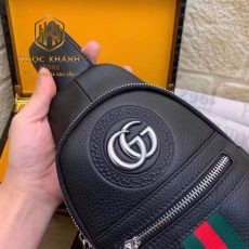 Túi đeo chéo nam Gucci