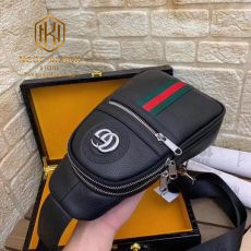 Túi đeo chéo nam Gucci