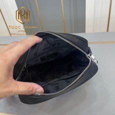 Túi đeo chéo nam Gucci