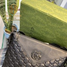 Túi đeo chéo nam Gucci