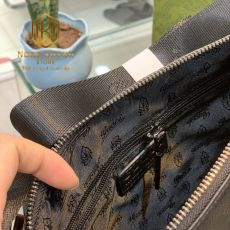 Túi đeo chéo nam Gucci