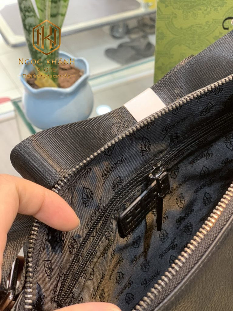 Túi đeo chéo nam Gucci