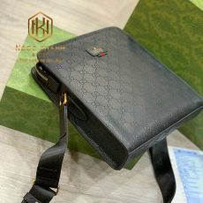 Túi đeo chéo nam Gucci