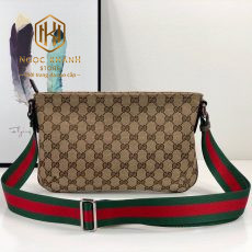 Túi đeo chéo nam Gucci