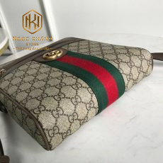 Túi đeo chéo nam Gucci