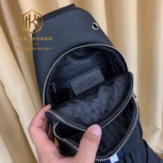 Túi đeo chéo nam Prada