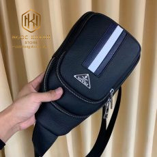 Túi đeo chéo nam Prada