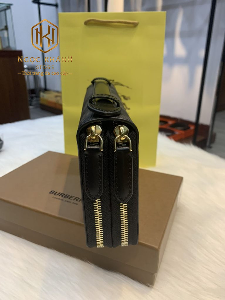 Ví nam Burberry cầm tay