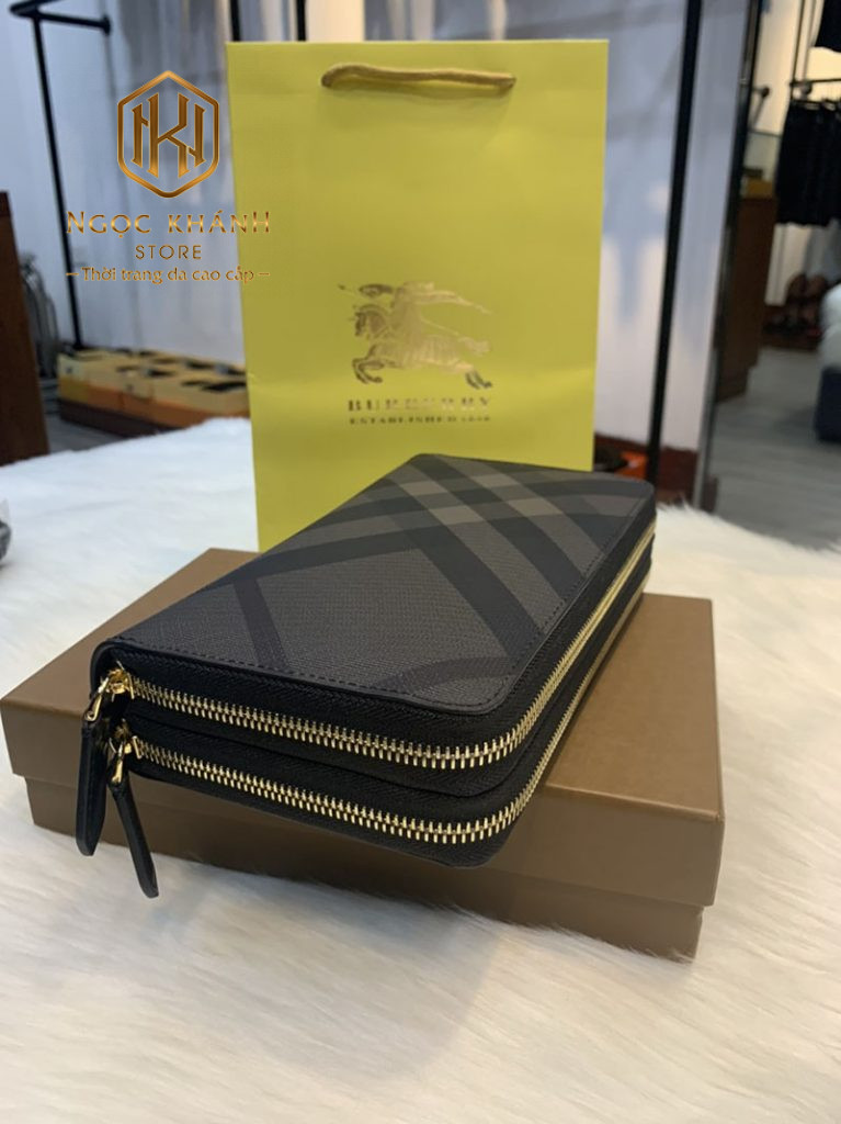 Ví nam Burberry cầm tay