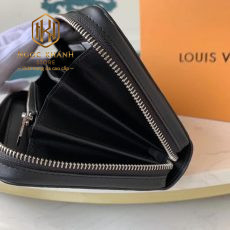 Ví nam Louis Vuitton cầm tay
