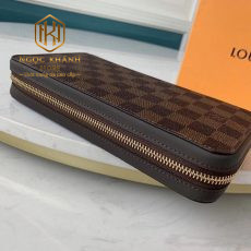 Ví nam Louis Vuitton cầm tay