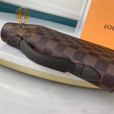 Ví nam Louis Vuitton cầm tay