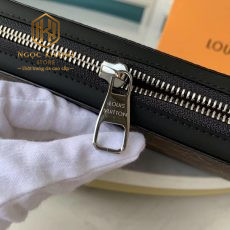 Ví nam Louis Vuitton cầm tay