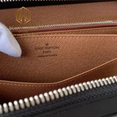 Ví nam Louis Vuitton cầm tay