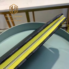 Ví nam Louis Vuitton cầm tay