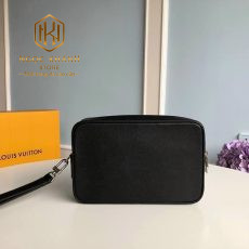 Ví nam Louis Vuitton cầm tay