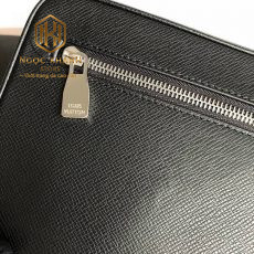 Ví nam Louis Vuitton cầm tay