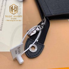 Ví nam Louis Vuitton cầm tay