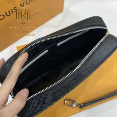 Ví nam Louis Vuitton cầm tay