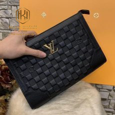 Ví nam Louis Vuitton cầm tay