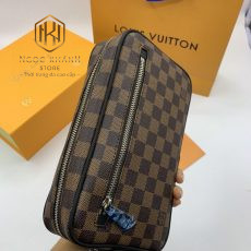 Ví nam Louis Vuitton cầm tay
