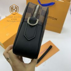 Ví nam Louis Vuitton cầm tay