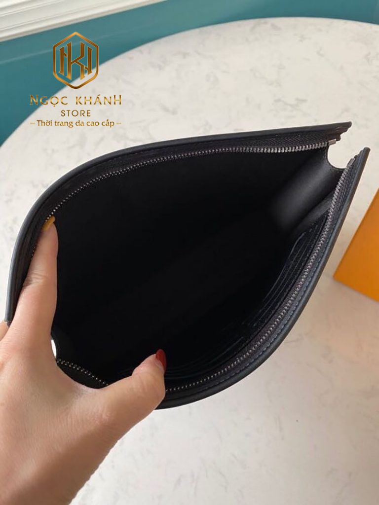 Ví nam Louis Vuitton cầm tay