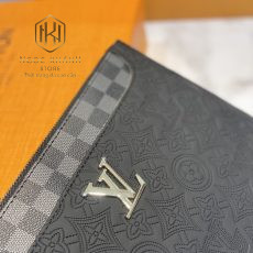 Ví nam Louis Vuitton cầm tay