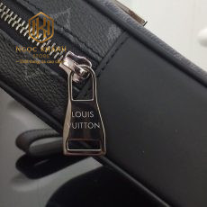 Ví nam Louis Vuitton cầm tay