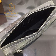 Ví nam Louis Vuitton cầm tay