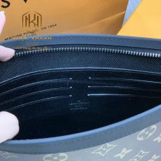 Ví nam Louis Vuitton cầm tay