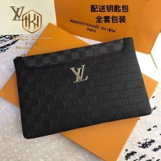 Ví nam Louis Vuitton cầm tay