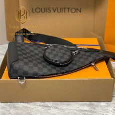 Túi đeo chéo Louis Vuitton