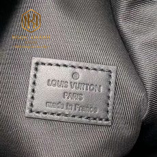Túi đeo chéo Louis Vuitton