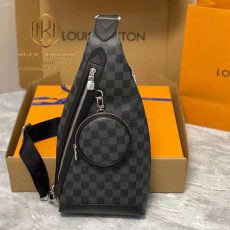 Túi đeo chéo Louis Vuitton