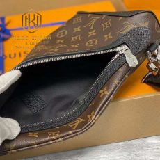 Túi đeo chéo Louis Vuitton