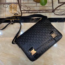 Túi đeo chéo nam Gucci