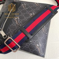 Túi đeo chéo nam Gucci