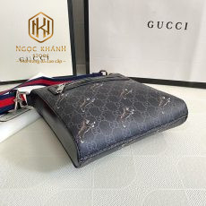 Túi đeo chéo nam Gucci