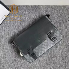 Túi đeo chéo nam Gucci