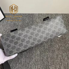 Túi đeo chéo nam Gucci