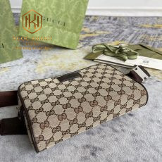 Túi đeo chéo nam Gucci