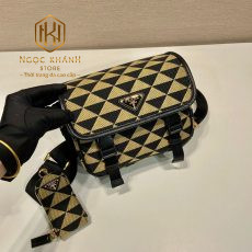 Túi đeo chéo nam Prada